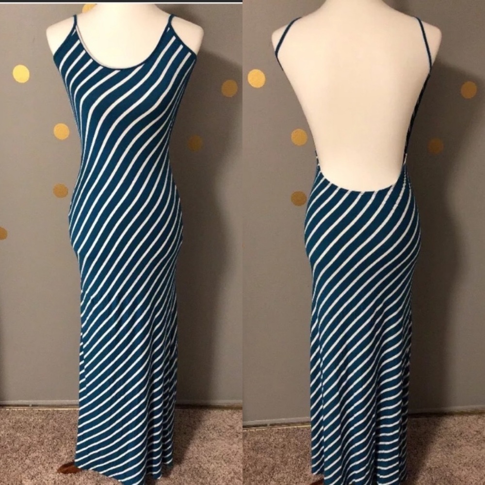 Backless maxi dress